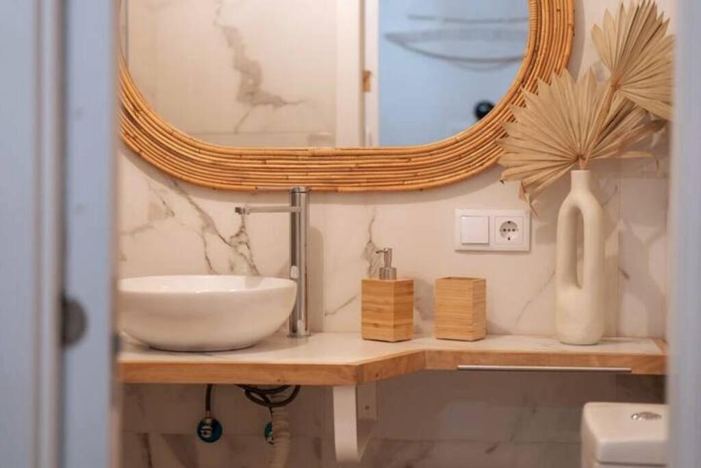 Apartamento A Estrenar En Calle Alcazares Sevilla Exterior foto