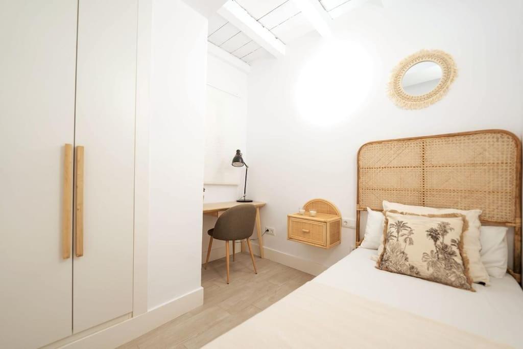 Apartamento A Estrenar En Calle Alcazares Sevilla Exterior foto
